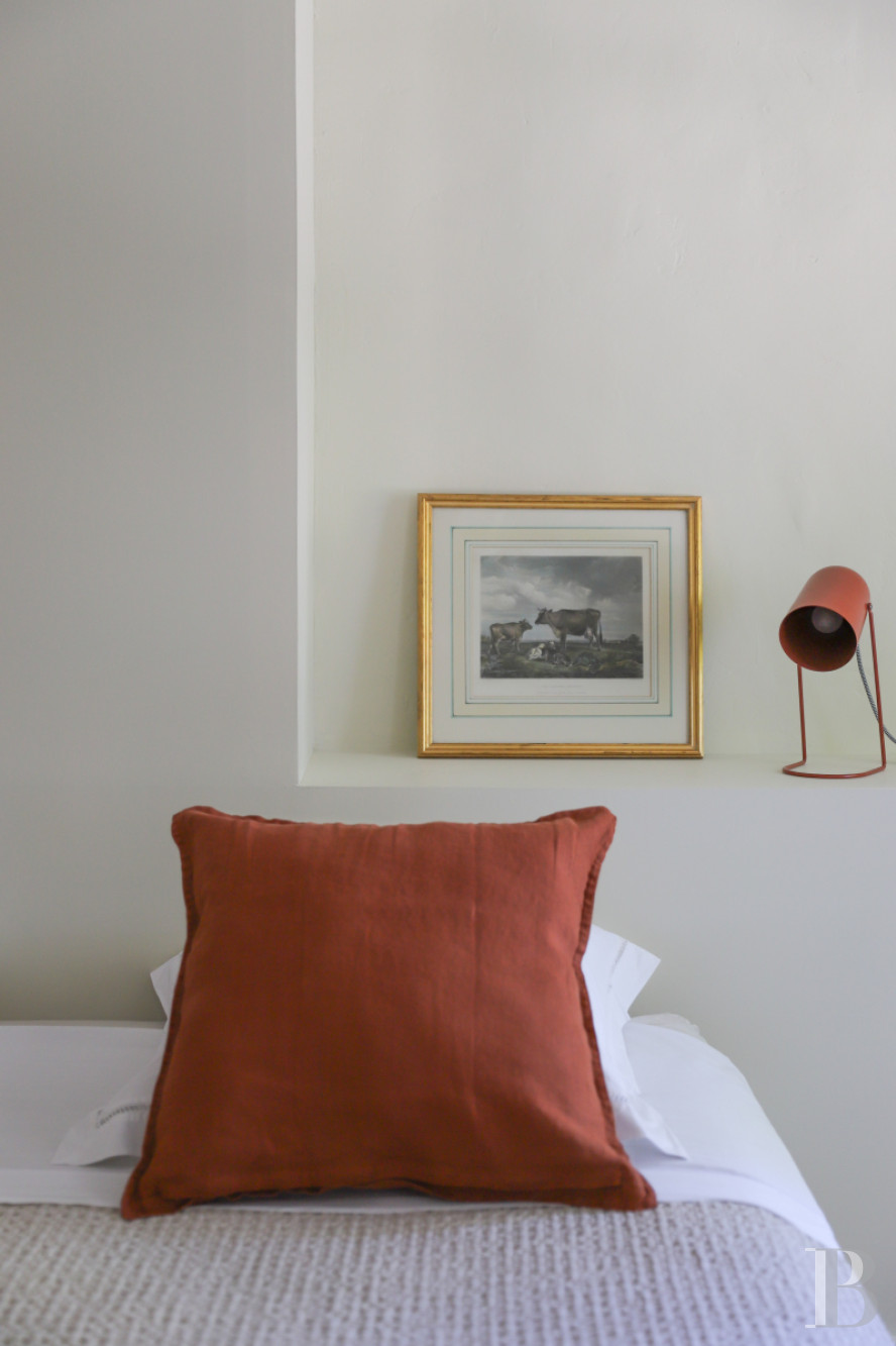 Dans le Vaucluse, au sud-est de Cairanne, une maison dédiée à la villégiature au cœur d’un domaine viticole  - photo  n°12